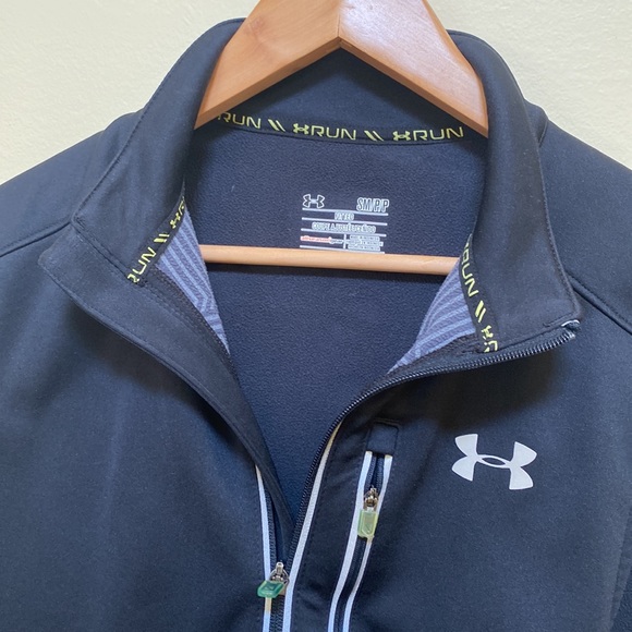 Under armor vest in black - Picture 3 of 5